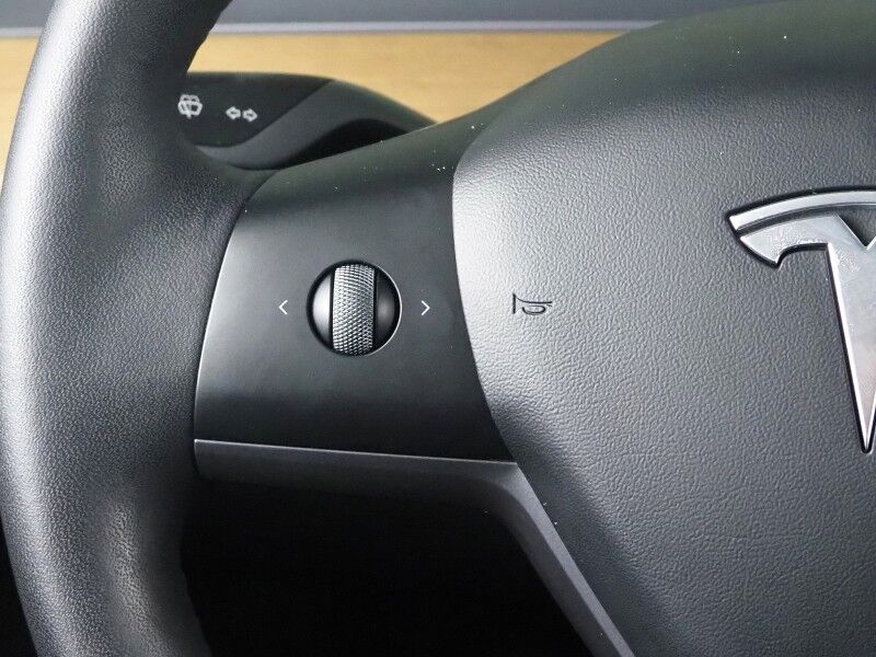 2022 Tesla Model Y Long Range AWD *AUTOPILOT, NAVIGATION, SAFETY ALERTS, ADAPTIVE CRUISE, SURROUND VIEW CAMERAS, PANORAMA GLASS ROOF, HEATED SEATS/STEERING WHEEL, WIRELESS CHARGING Round Rock TX