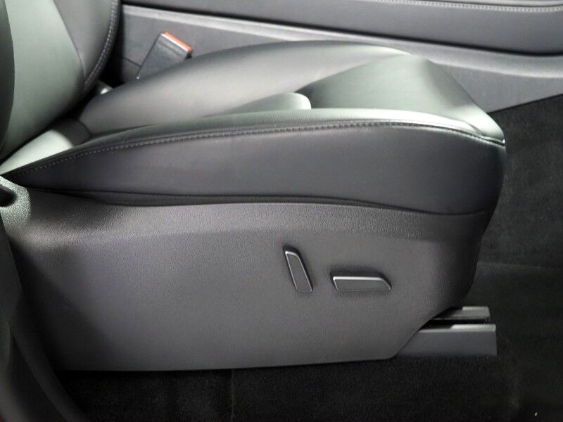 2022 Tesla Model Y Long Range AWD *AUTOPILOT, NAVIGATION, SAFETY ALERTS, ADAPTIVE CRUISE, SURROUND VIEW CAMERAS, PANORAMA GLASS ROOF, HEATED SEATS/STEERING WHEEL, WIRELESS CHARGING Round Rock TX