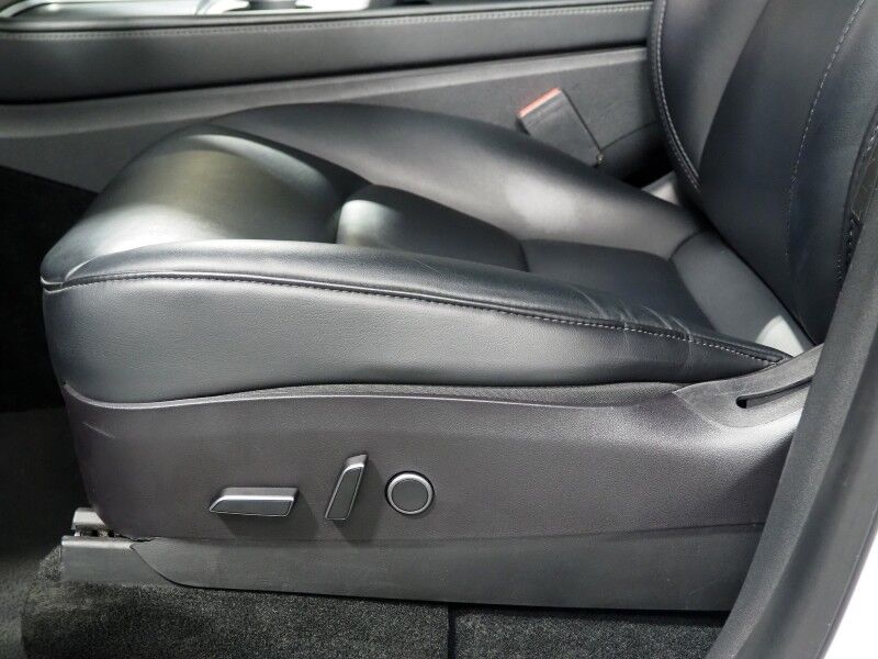 2022 Tesla Model Y Long Range AWD *AUTOPILOT, NAVIGATION, SAFETY ALERTS, ADAPTIVE CRUISE, SURROUND VIEW CAMERAS, PANORAMA GLASS ROOF, HEATED SEATS/STEERING WHEEL, WIRELESS CHARGING Round Rock TX