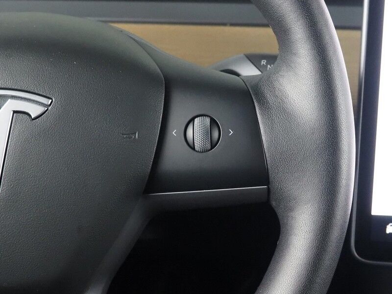 2022 Tesla Model Y Long Range AWD *AUTOPILOT, NAVIGATION, SAFETY ALERTS, ADAPTIVE CRUISE, SURROUND VIEW CAMERAS, PANORAMA GLASS ROOF, HEATED SEATS/STEERING WHEEL, WIRELESS CHARGING Round Rock TX