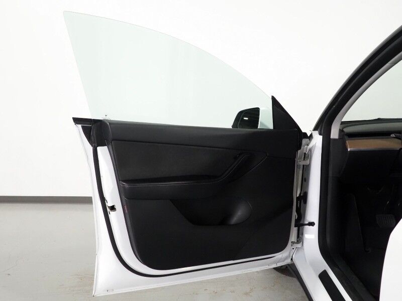 2022 Tesla Model Y Long Range AWD *AUTOPILOT, NAVIGATION, SAFETY ALERTS, ADAPTIVE CRUISE, SURROUND VIEW CAMERAS, PANORAMA GLASS ROOF, HEATED SEATS/STEERING WHEEL, WIRELESS CHARGING Round Rock TX