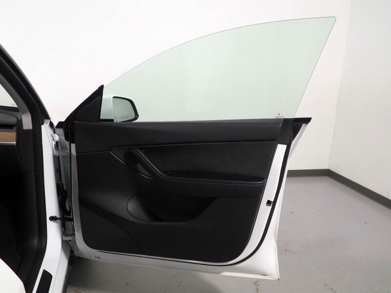 2022 Tesla Model Y Long Range AWD *AUTOPILOT, NAVIGATION, SAFETY ALERTS, ADAPTIVE CRUISE, SURROUND VIEW CAMERAS, PANORAMA GLASS ROOF, HEATED SEATS/STEERING WHEEL, WIRELESS CHARGING Round Rock TX