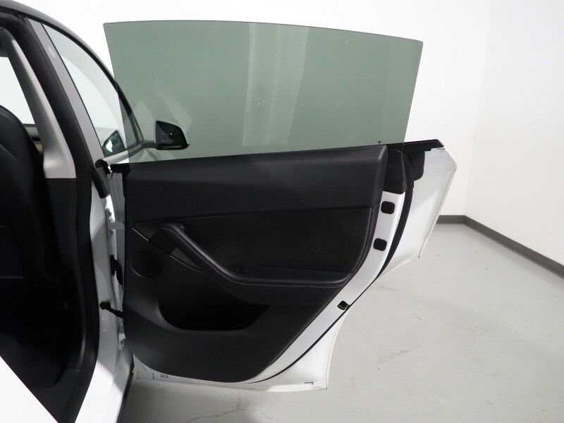 2022 Tesla Model Y Long Range AWD *AUTOPILOT, NAVIGATION, SAFETY ALERTS, ADAPTIVE CRUISE, SURROUND VIEW CAMERAS, PANORAMA GLASS ROOF, HEATED SEATS/STEERING WHEEL, WIRELESS CHARGING Round Rock TX