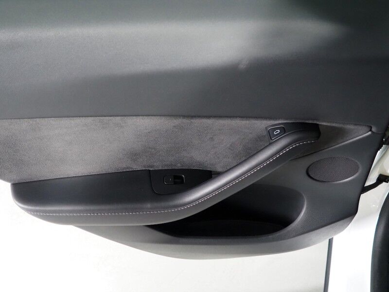 2022 Tesla Model Y Long Range AWD *AUTOPILOT, NAVIGATION, SAFETY ALERTS, ADAPTIVE CRUISE, SURROUND VIEW CAMERAS, PANORAMA GLASS ROOF, HEATED SEATS/STEERING WHEEL, WIRELESS CHARGING Round Rock TX