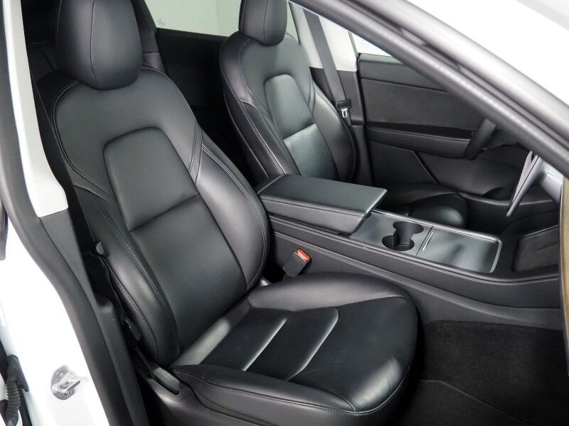 2022 Tesla Model Y Long Range AWD *AUTOPILOT, NAVIGATION, SAFETY ALERTS, ADAPTIVE CRUISE, SURROUND VIEW CAMERAS, PANORAMA GLASS ROOF, HEATED SEATS/STEERING WHEEL, WIRELESS CHARGING