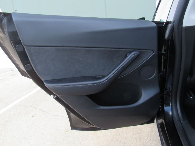 2022 Tesla Model Y Long Range Dual Motor All-Wheel Drive Plano TX
