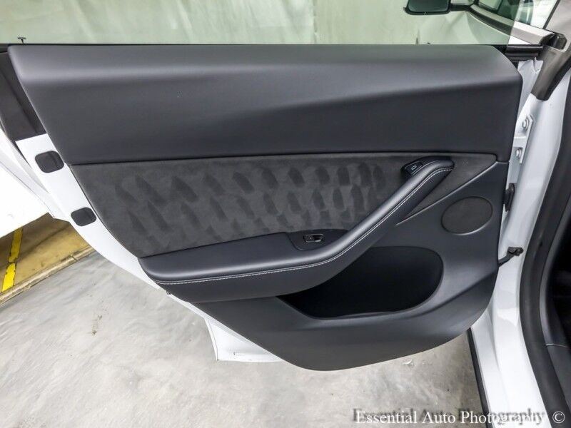 2022 Tesla Model Y Long Range PRICE INCLUDES $4000 IRS TAX CREDIT!! YOU MUST QUALIFY!! Willowbrook IL