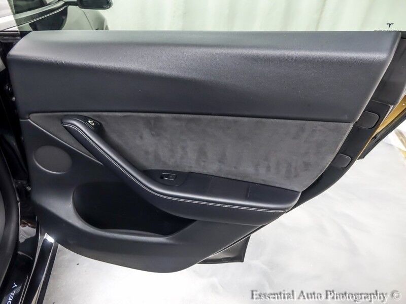 2022 Tesla Model Y Long Range PRICE INCLUDES THE $4000 FED EV TAX CREDIT Willowbrook IL
