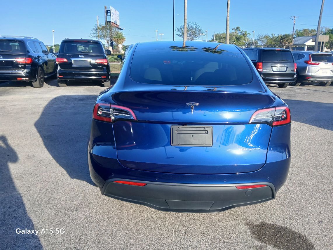 2022 Tesla Model Y Long Range Sport Utility 4D