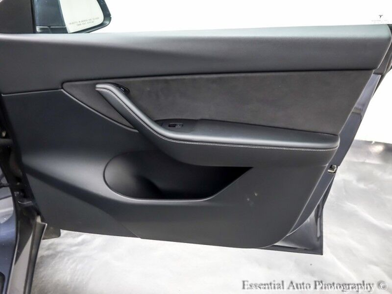 2022 Tesla Model Y Long RangePRICE INCLUDES $4000 IRS TAX CREDIT!! YOU MUST QUALIFY! Willowbrook IL
