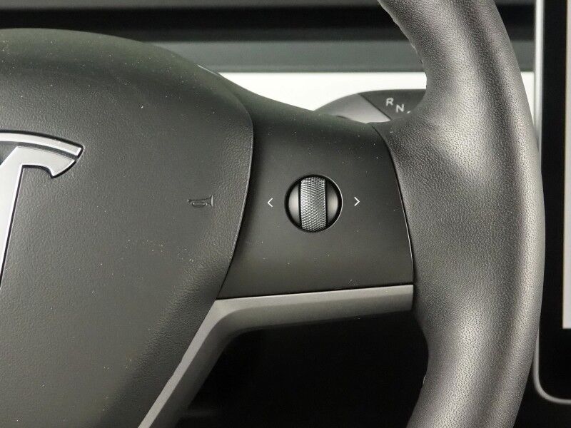 2022 Tesla Model Y Performance AWD *TRAFFIC AWARE CRUISE CONTROL, NAVIGATION, SAFETY ALERTS, SURROUND VIEW CAMERAS, PANORAMA GLASS ROOF, HEATED SEATS, 21 INCH UBERTURBINE WHEELS, WIRELESS CHARGING Round Rock TX