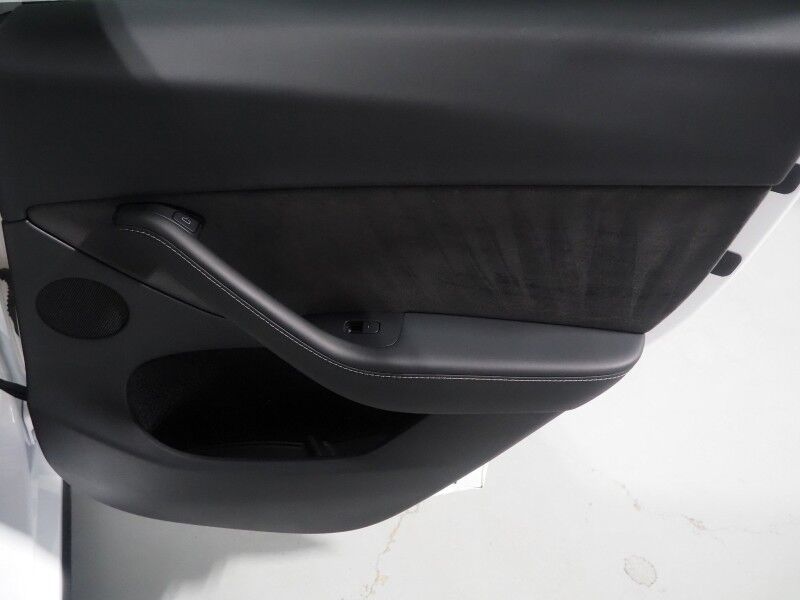 2022 Tesla Model Y Performance AWD *TRAFFIC AWARE CRUISE CONTROL, NAVIGATION, SAFETY ALERTS, SURROUND VIEW CAMERAS, PANORAMA GLASS ROOF, HEATED SEATS, 21 INCH UBERTURBINE WHEELS, WIRELESS CHARGING Round Rock TX