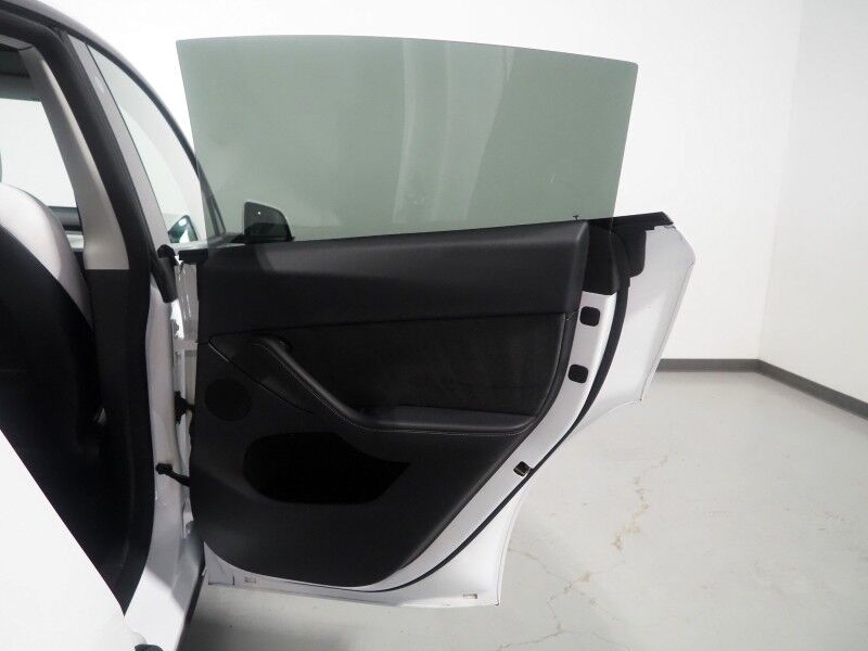 2022 Tesla Model Y Performance AWD *TRAFFIC AWARE CRUISE CONTROL, NAVIGATION, SAFETY ALERTS, SURROUND VIEW CAMERAS, PANORAMA GLASS ROOF, HEATED SEATS, 21 INCH UBERTURBINE WHEELS, WIRELESS CHARGING Round Rock TX