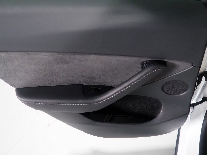 2022 Tesla Model Y Performance AWD *TRAFFIC AWARE CRUISE CONTROL, NAVIGATION, SAFETY ALERTS, SURROUND VIEW CAMERAS, PANORAMA GLASS ROOF, HEATED SEATS, 21 INCH UBERTURBINE WHEELS, WIRELESS CHARGING Round Rock TX