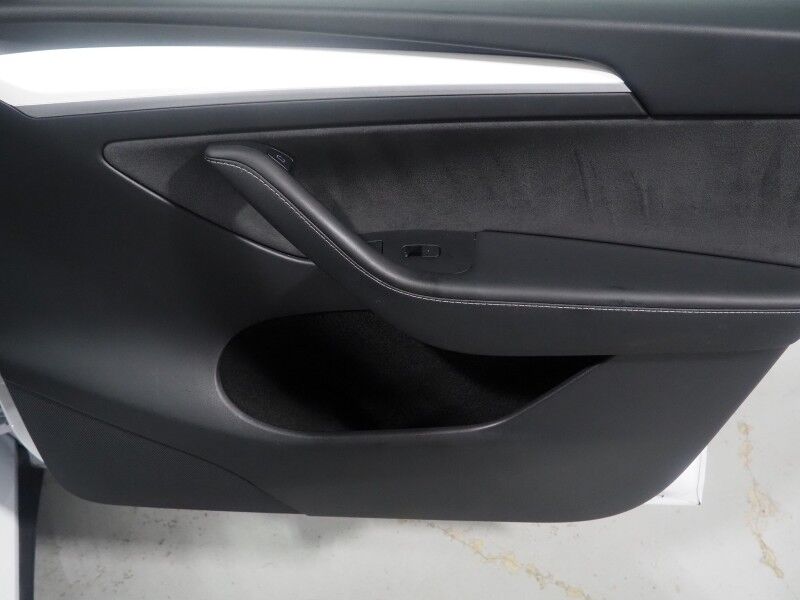2022 Tesla Model Y Performance AWD *TRAFFIC AWARE CRUISE CONTROL, NAVIGATION, SAFETY ALERTS, SURROUND VIEW CAMERAS, PANORAMA GLASS ROOF, HEATED SEATS, 21 INCH UBERTURBINE WHEELS, WIRELESS CHARGING Round Rock TX