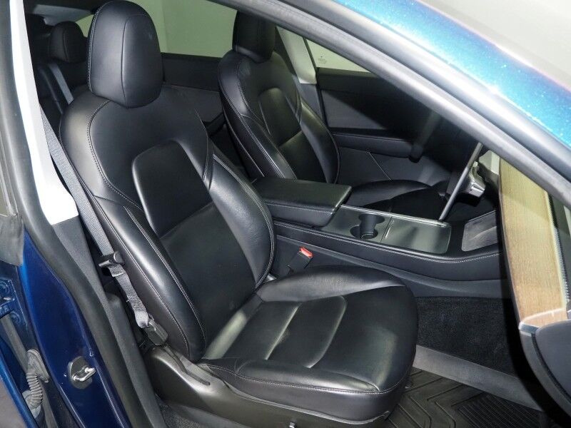2022 Tesla Model Y Performance AWD *TRAFFIC AWARE CRUISE CONTROL, NAVIGATION, SAFETY ALERTS, SURROUND VIEW CAMERAS, PANORAMA GLASS ROOF, HEATED SEATS, 21 INCH UBERTURBINE WHEELS, WIRELESS CHARGING