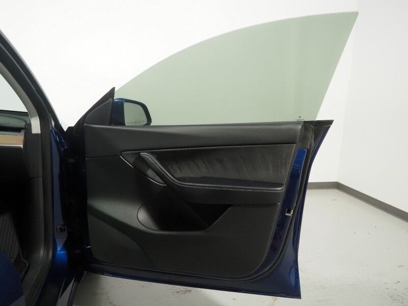 2022 Tesla Model Y Performance AWD *TRAFFIC AWARE CRUISE CONTROL, NAVIGATION, SAFETY ALERTS, SURROUND VIEW CAMERAS, PANORAMA GLASS ROOF, HEATED SEATS, 21 INCH UBERTURBINE WHEELS, WIRELESS CHARGING Round Rock TX
