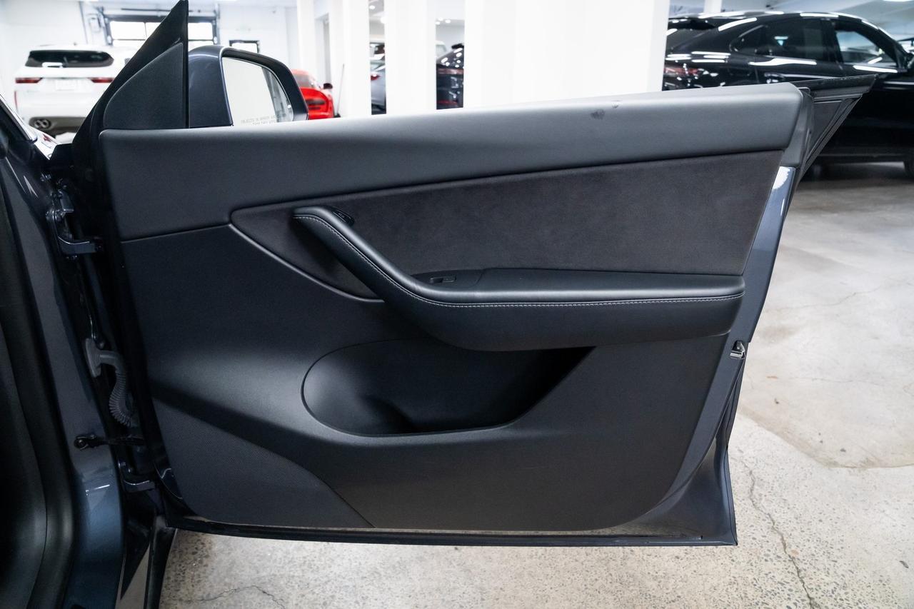 2022 Tesla Model Y Performance Dual Motor All-Wheel Drive 1 Owner Portland OR