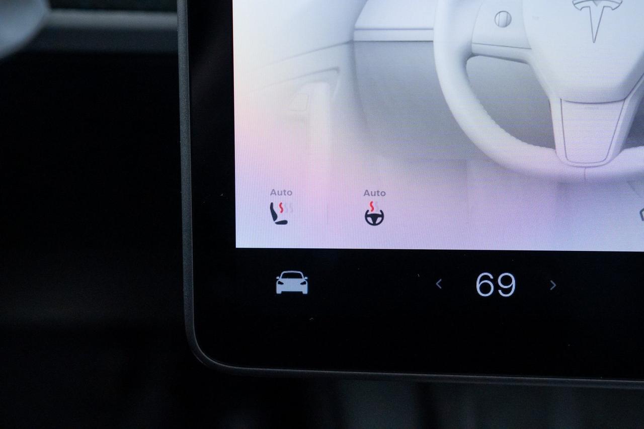 2022 Tesla Model Y Performance Dual Motor All-Wheel Drive 1 Owner Portland OR