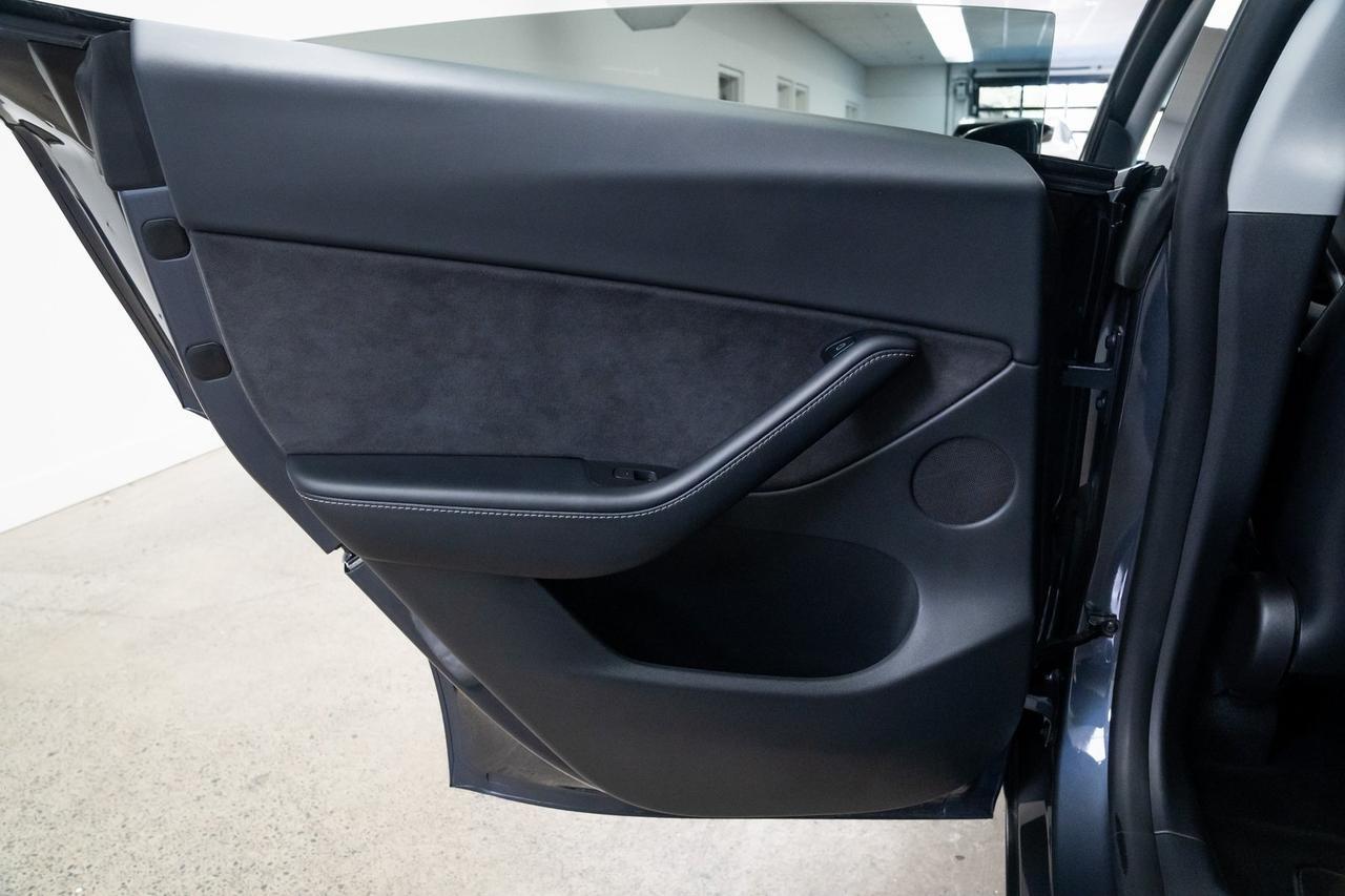 2022 Tesla Model Y Performance Dual Motor All-Wheel Drive 1 Owner Portland OR