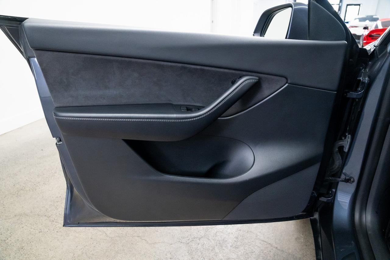 2022 Tesla Model Y Performance Dual Motor All-Wheel Drive 1 Owner Portland OR