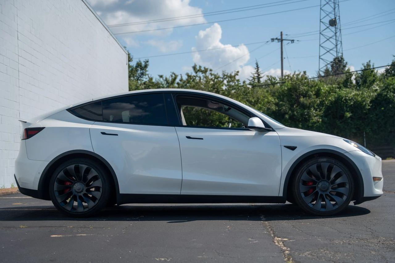 2022 Tesla Model Y Performance Sport Utility 4D St. Louis MO