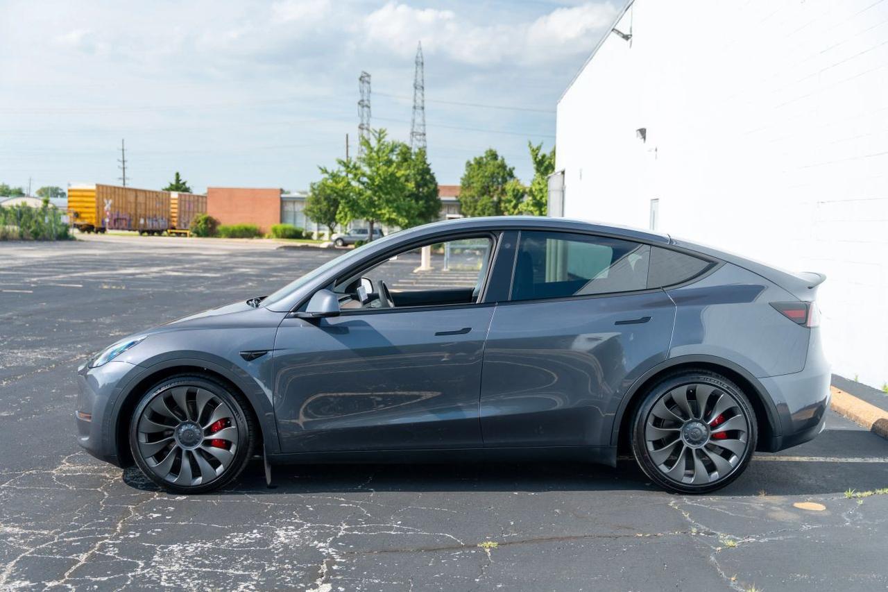 2022 Tesla Model Y Performance Sport Utility 4D St. Louis MO