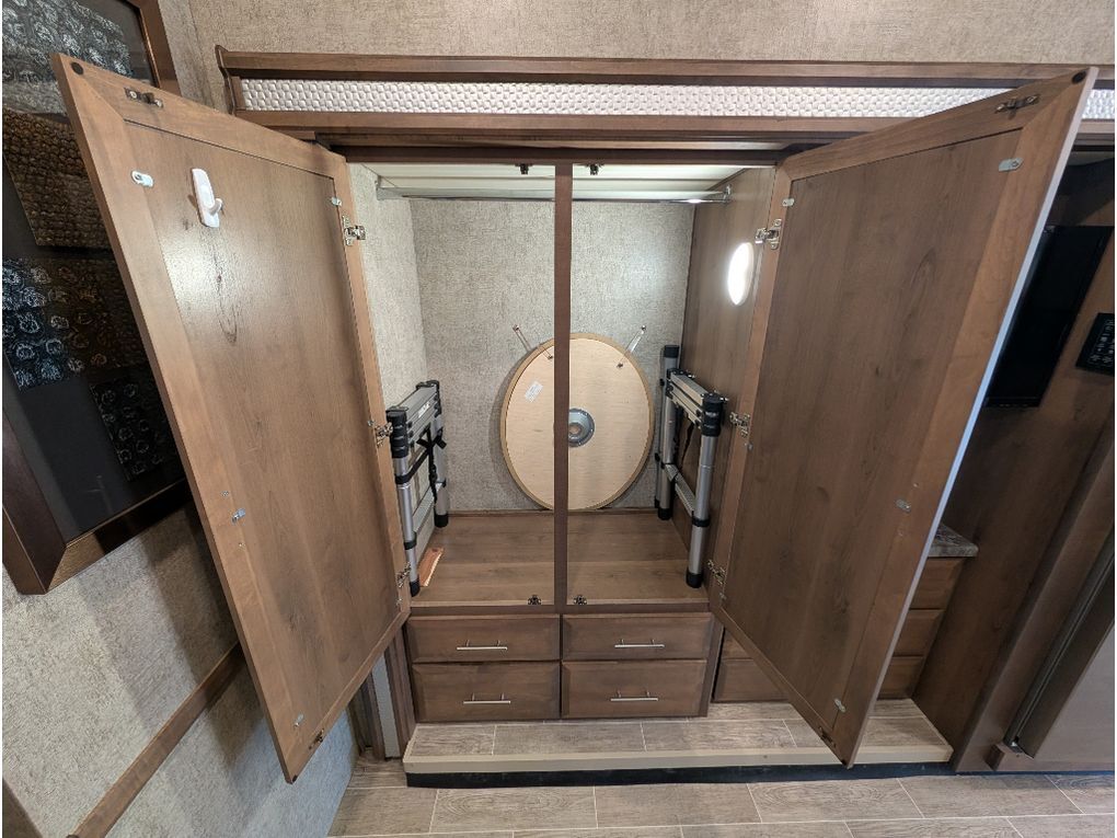 2022 Thor Outlaw 38MB Bozeman MT