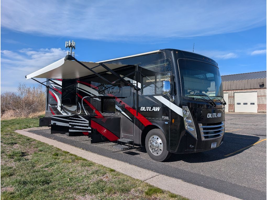 2022 Thor Outlaw 38MB Bozeman MT