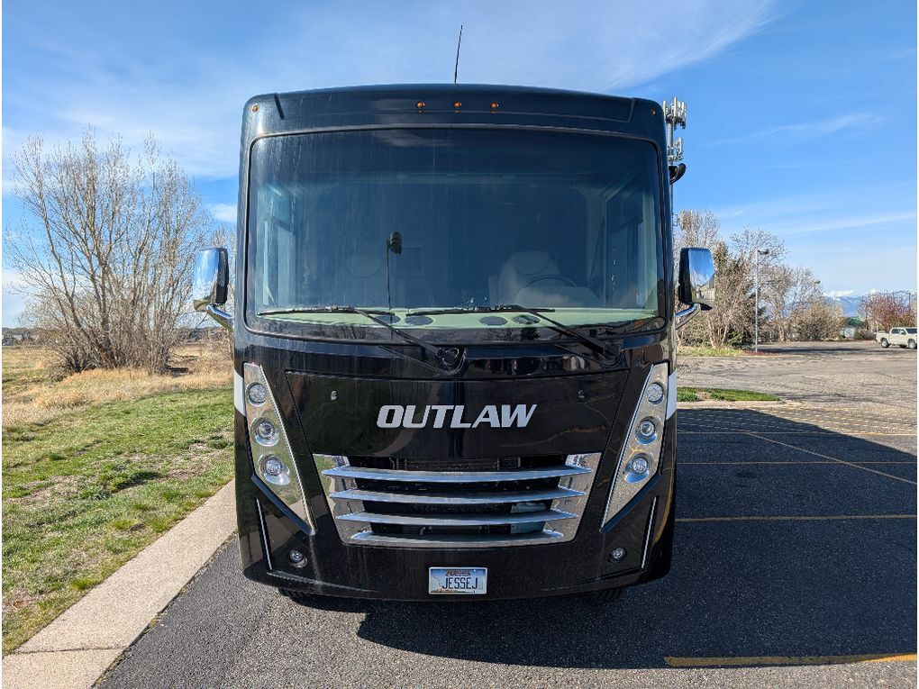 2022 Thor Outlaw 38MB Bozeman MT