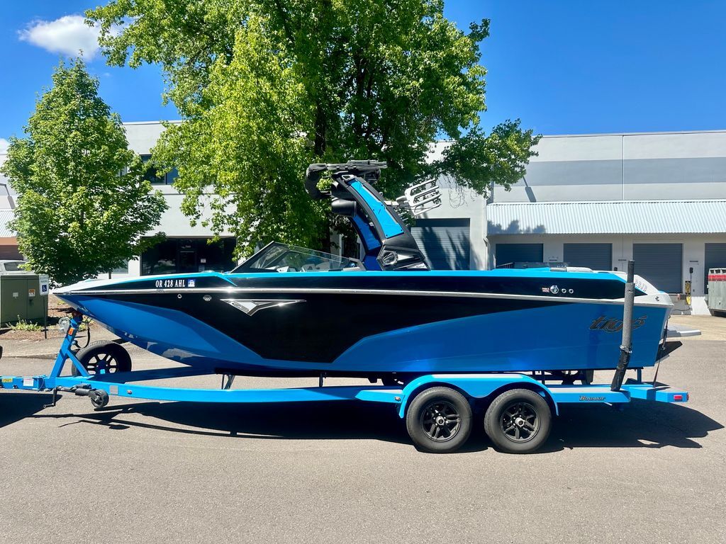 2022 Tige Z3 Wake Surf Boat