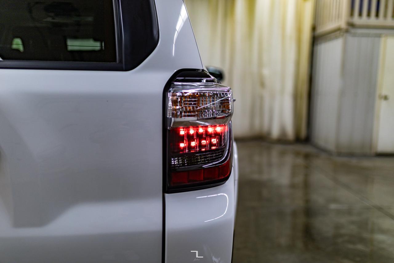 2022 Toyota 4Runner 4x4 SR5 Leather Roof BCam Red Deer AB