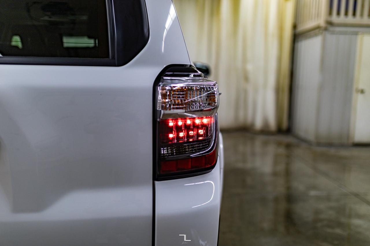 2022 Toyota 4Runner 4x4 SR5 Leather Roof BCam Red Deer AB