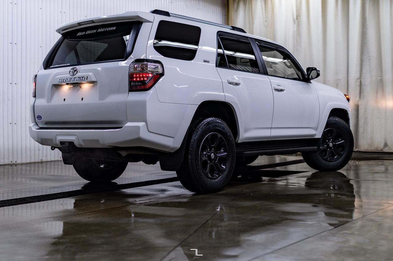 2022 Toyota 4Runner 4x4 SR5 Leather Roof BCam Red Deer AB