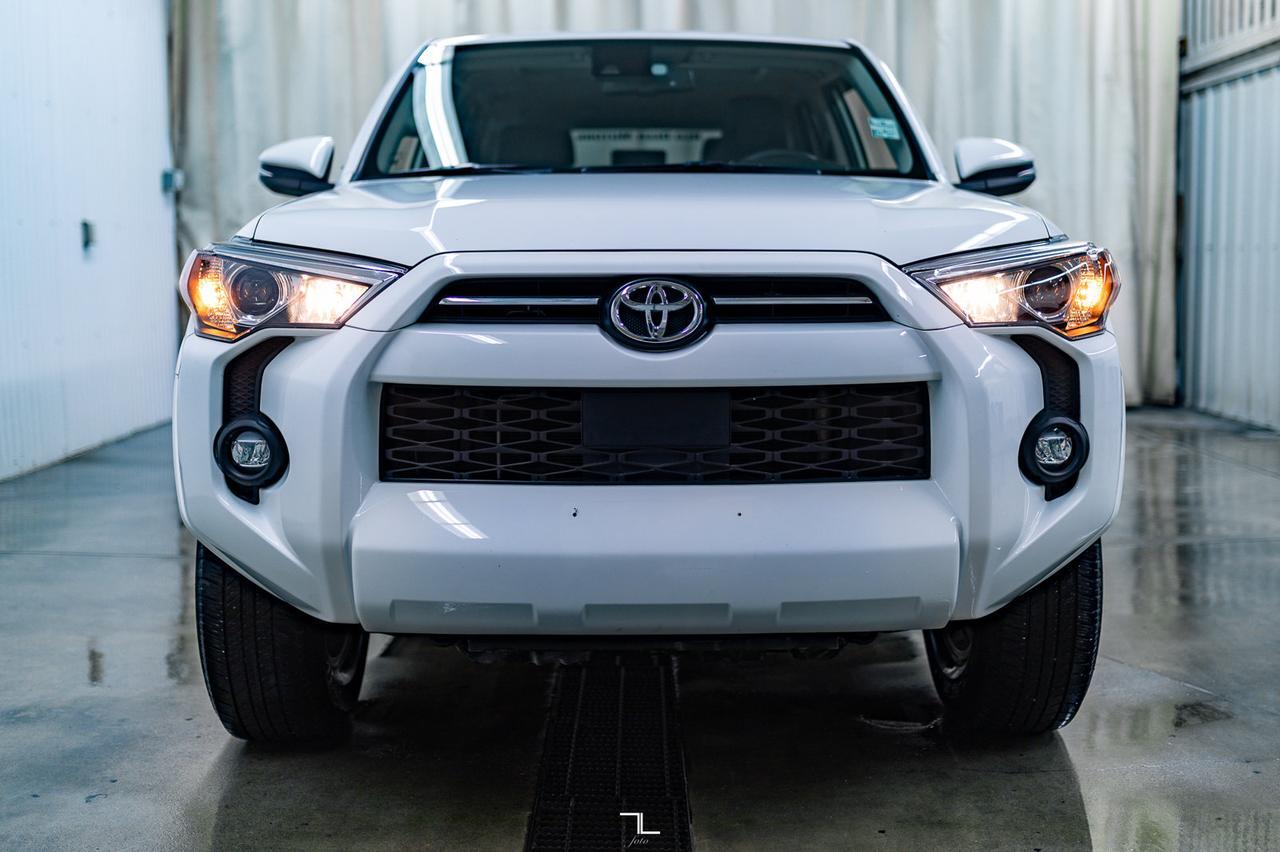 2022 Toyota 4Runner 4x4 SR5 Leather Roof BCam Red Deer AB