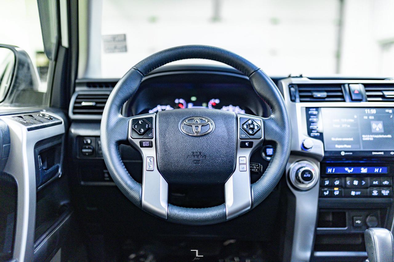 2022 Toyota 4Runner 4x4 SR5 Leather Roof BCam Red Deer AB