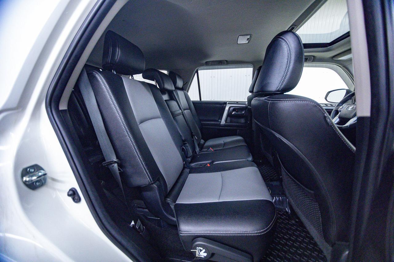 2022 Toyota 4Runner 4x4 SR5 Leather Roof BCam Red Deer AB