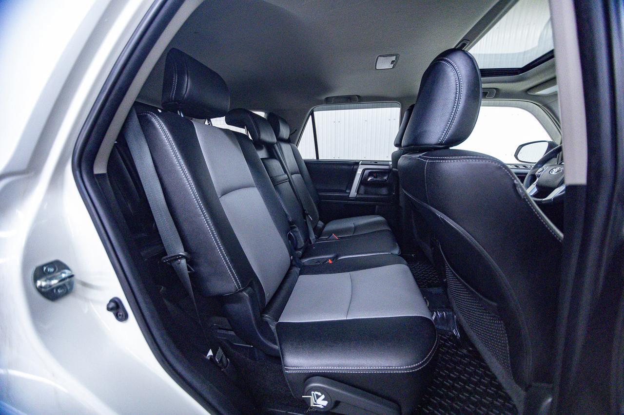 2022 Toyota 4Runner 4x4 SR5 Leather Roof BCam Red Deer AB