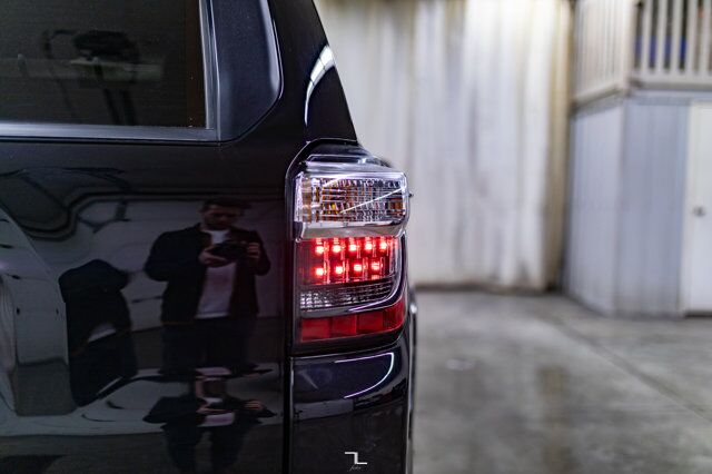 2022 Toyota 4Runner AWD Limited Leather Roof Nav BCam Red Deer AB