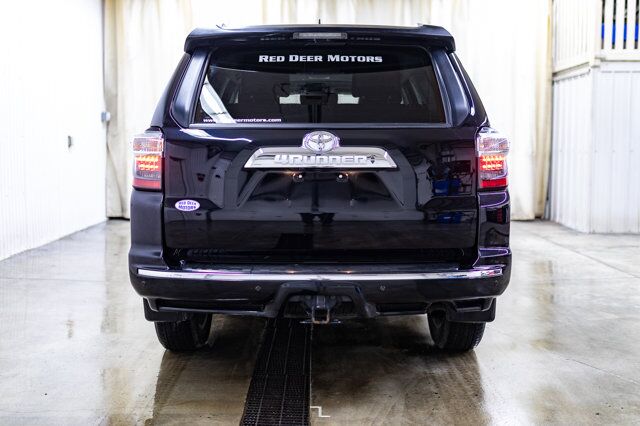 2022 Toyota 4Runner AWD Limited Leather Roof Nav BCam Red Deer AB