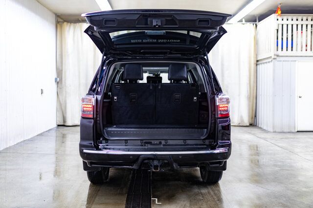 2022 Toyota 4Runner AWD Limited Leather Roof Nav BCam Red Deer AB