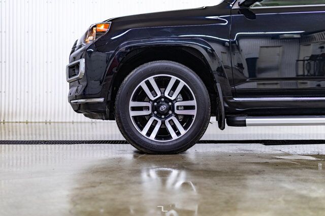 2022 Toyota 4Runner AWD Limited Leather Roof Nav BCam Red Deer AB