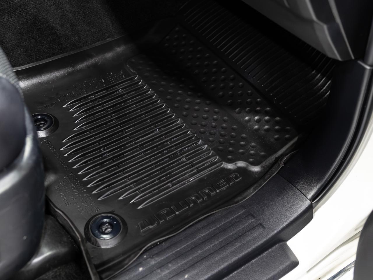 2022 Toyota 4Runner Limited 4WD 7-Passenger NAV Cranberry PA