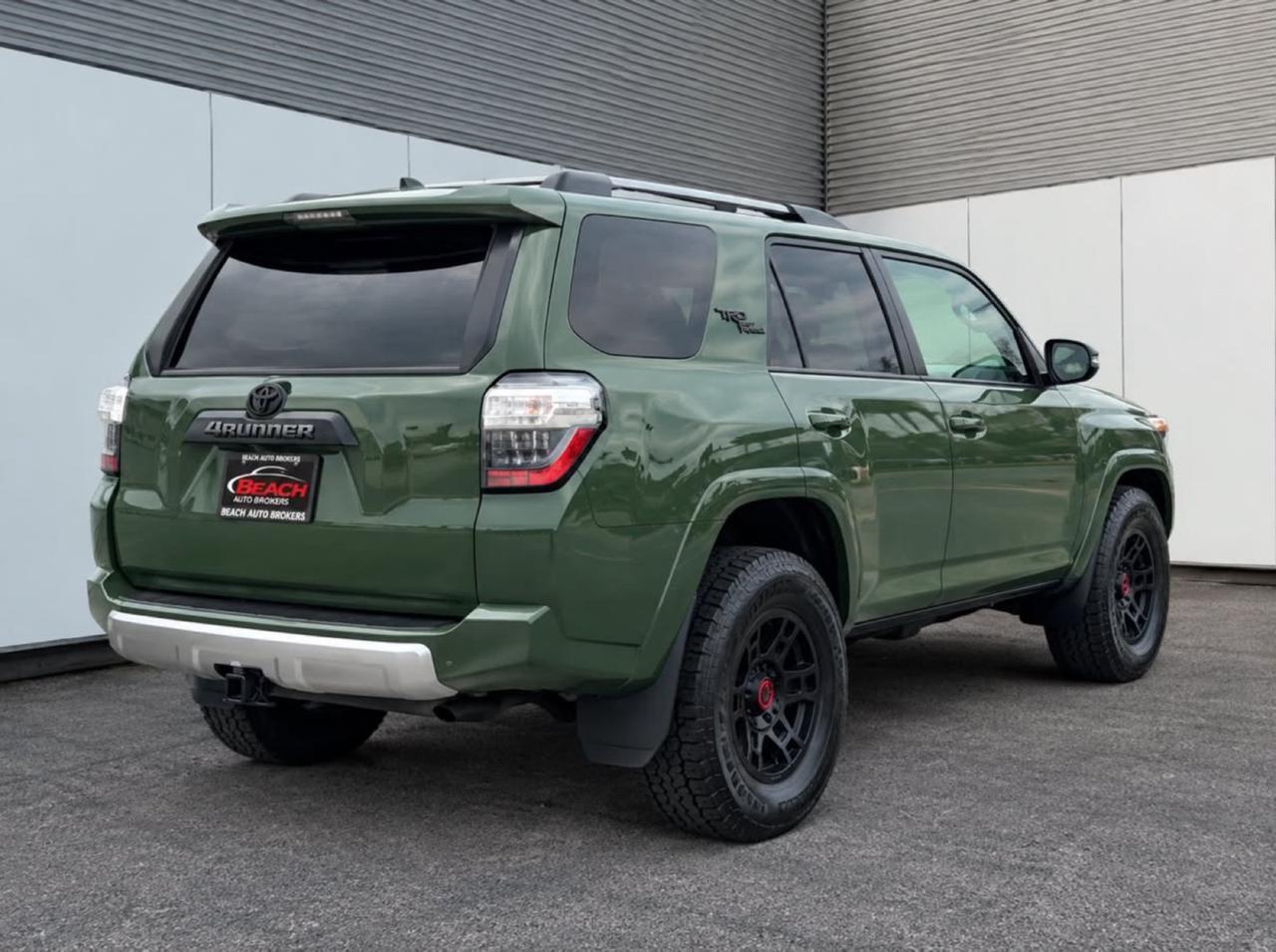 2022 Toyota 4Runner TRD Off Road Premium, APPLE CARPLAY/ANDROID AUTO, HEATED SEATS, TOW PACKAGE, BLUETOOTH, UNIVERSAL GARAGE DOOR OPENER, TINTED GLASS, ROOF RAILS, WIFI, NAVIGATION, REMOTE KEYLESS ENTRY, CLEAN CARFAX, ONLY 1 OWNER! Norfolk VA