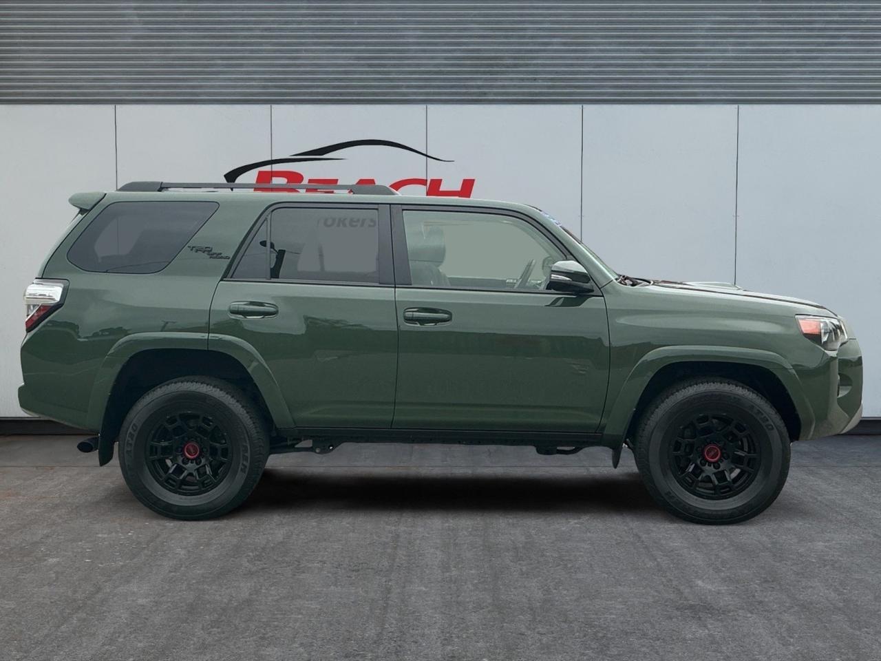 2022 Toyota 4Runner TRD Off Road Premium, APPLE CARPLAY/ANDROID AUTO, HEATED SEATS, TOW PACKAGE, BLUETOOTH, UNIVERSAL GARAGE DOOR OPENER, TINTED GLASS, ROOF RAILS, WIFI, NAVIGATION, REMOTE KEYLESS ENTRY, CLEAN CARFAX, ONLY 1 OWNER! Norfolk VA