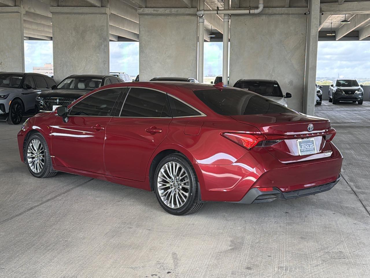 2022 Toyota Avalon Hybrid Limited