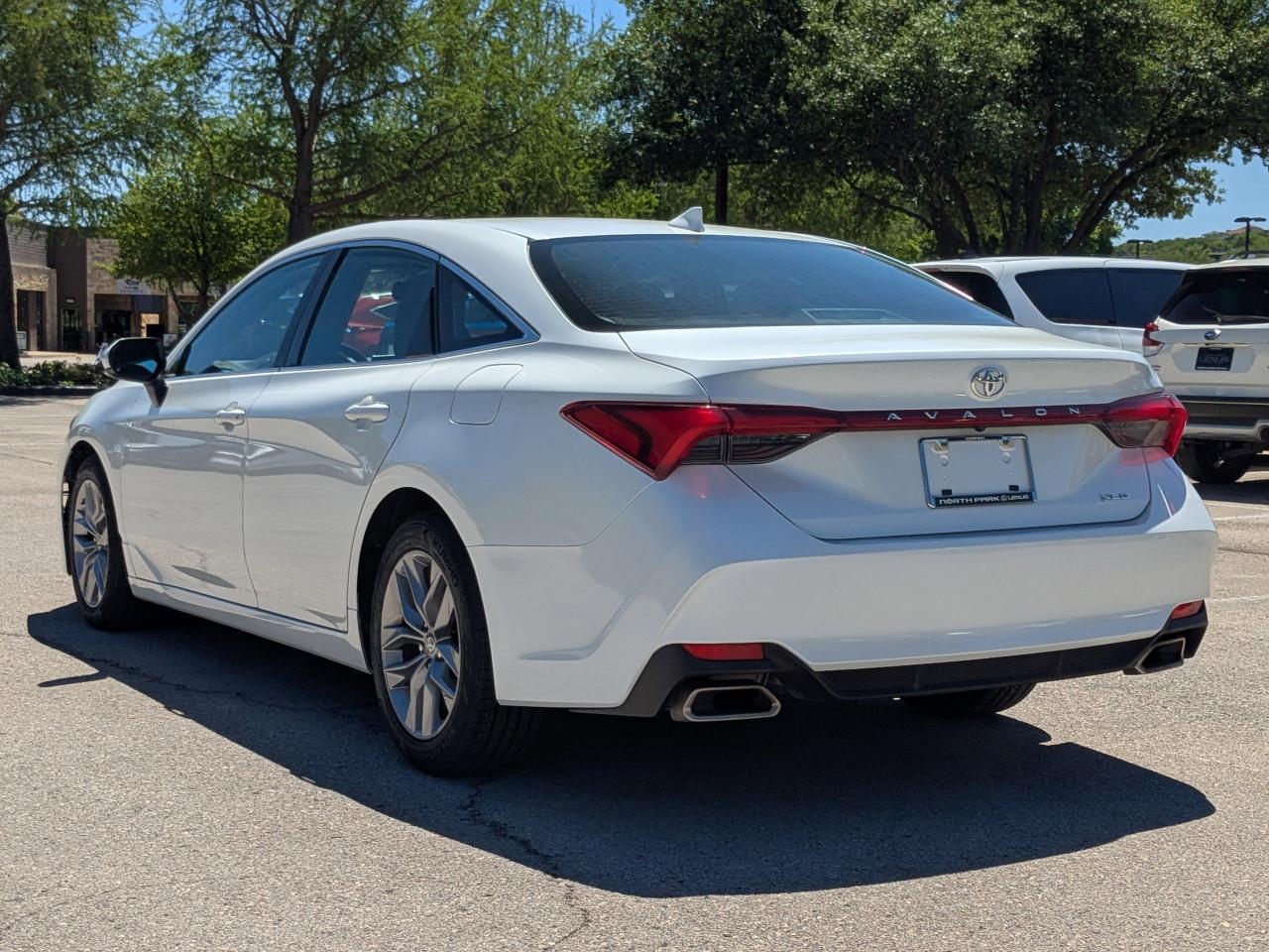 2022 Toyota Avalon XLE