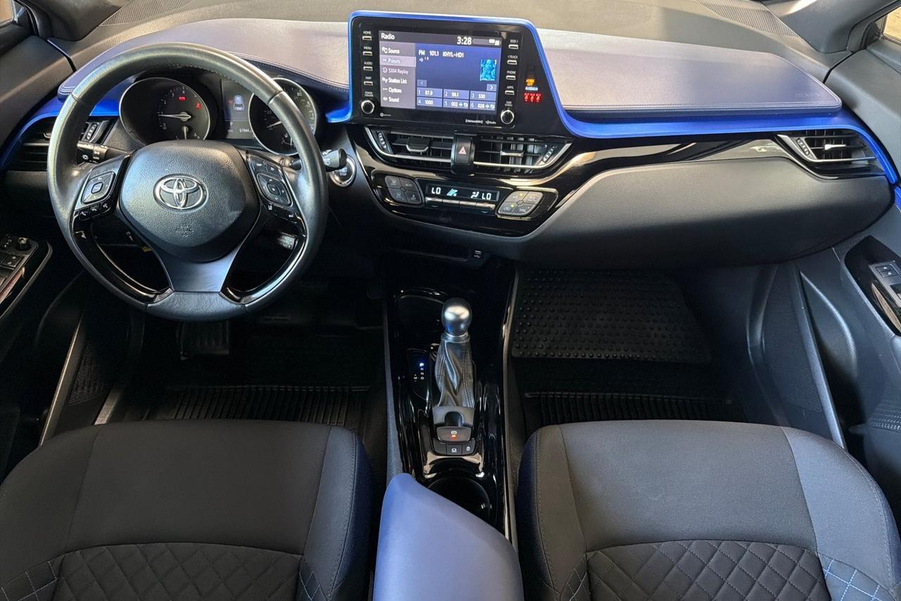 2022 Toyota C-HR XLE