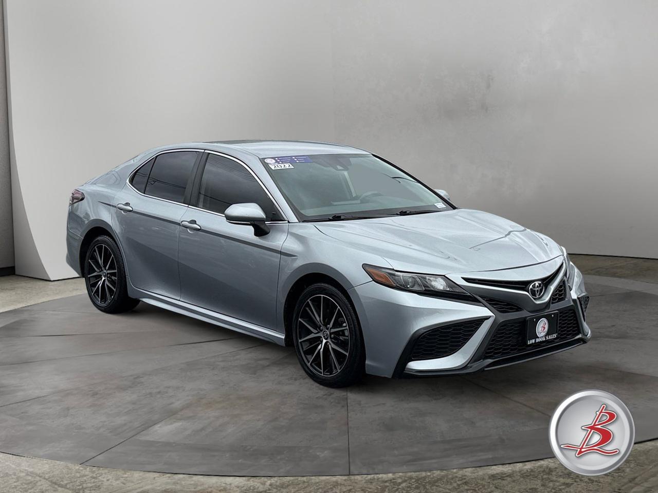 2022 Toyota CAMRY SE