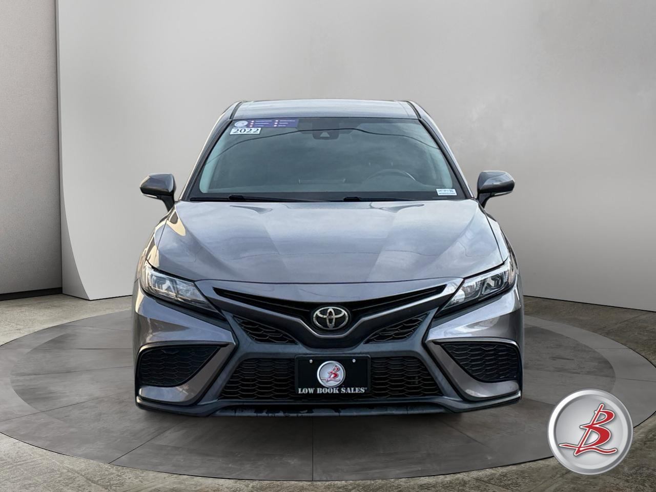 2022 Toyota CAMRY SE